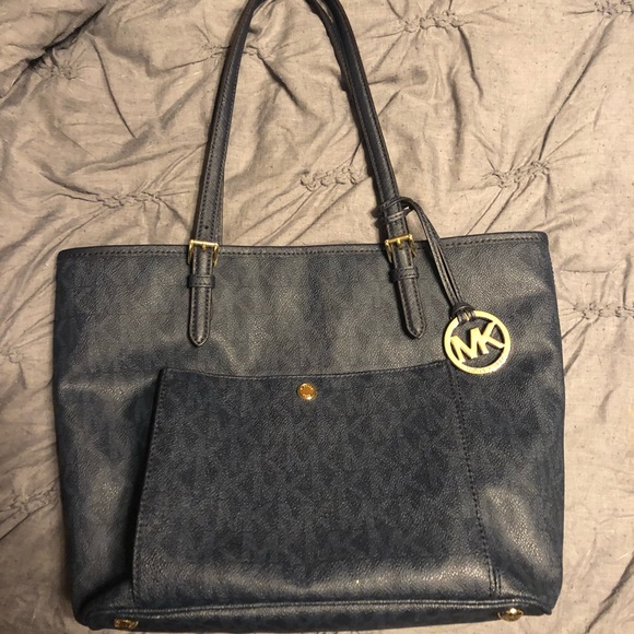 Navy Blue Jet Set Tote With Large Snap Pocket - Picture 6 of 6